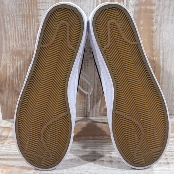 NIKE Blazer Mid '77 (GS) White/Black in Size 6.5Y - Picture 6 of 9